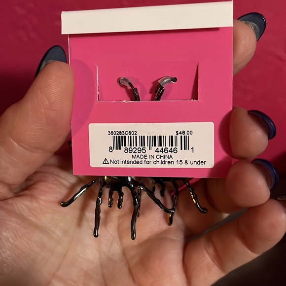 NWT Betsey Johnson,red/black spider earrings great for Halloween - Picture 11 of 12